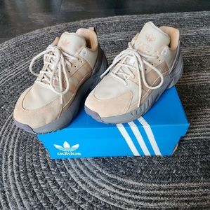 Adidas ZX 22 Boost cream sneakers 7
